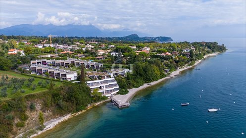Polecam luksusowy apartament nad jeziorem Garda z prywatnym dokerem mieszkanie Moniga del Garda
