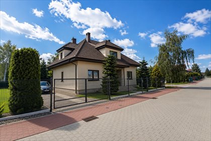 Przestronny dom z klimatyzacją na dużej działce 1260 m2 - polecam! dom Złotkowo, Słonecznikowa
