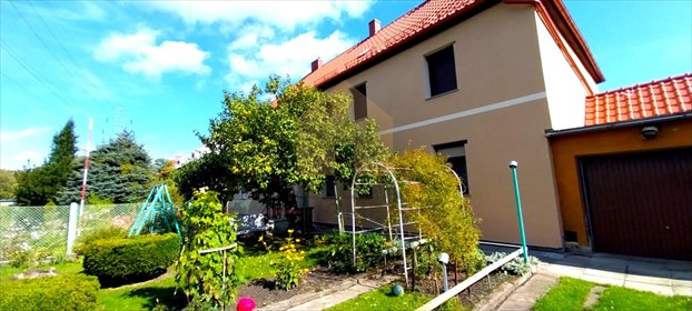 Do sprzedania przestronne mieszkanie 77 m² z ogródkiem i dwoma garażami mieszkanie Wałbrzych, Biały Kamień