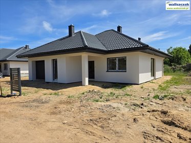 Nowoczesny dom parterowy z garażem i tarasem dom Piotrków Trybunalski