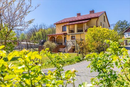 Urokliwy dom z piecem kaflowym i tarasem w Sadkowicach dom Sadkowice