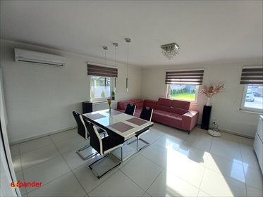 Nowoczesny dom z garażem, ogród, panele fotowoltaiczne dom Steklinek