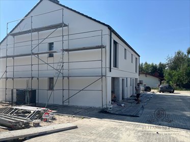 Przestronny dom bliźniak z 4 pokojami i garażem dom Miłoszyce, Miłoszyce