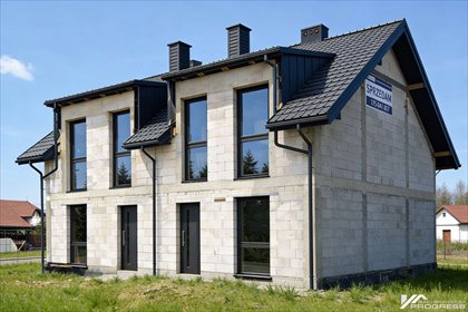 Nowoczesny dom 89m2 z dużymi przeszkleniami i personalizacją dom Krosno, Stefana Batorego