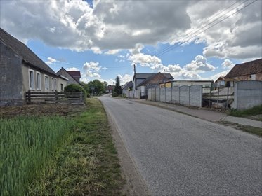 Do sprzedania działka budowlana z mediami i budynkami w Parsowie działka Parsów