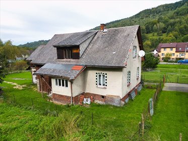 Urokliwy dom w Żabnicy z potencjałem do remontu dom Żabnica