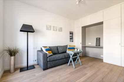 Wynajmę kawalerkę z balkonem w odrestaurowanej kamienicy mieszkanie Warszawa, Śródmieście