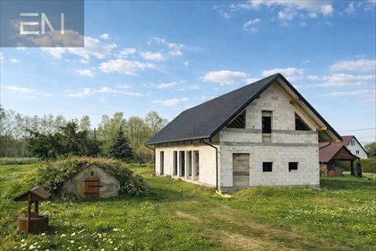 Przestronny dom z antresolami i dużą działką 0,56 ha dom Klecie