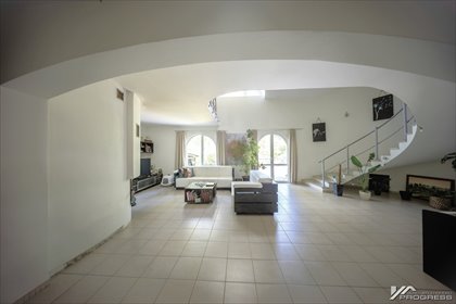 Przestronna willa 250 m2 z tarasem i kominkiem dom Ustrobna