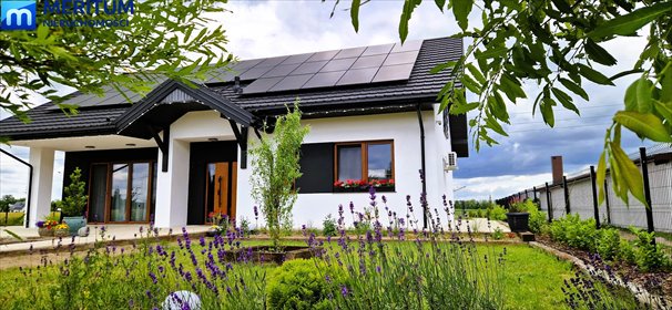 Przestronny dom z dużą działką, energooszczędny i komfortowy dom Dębówka