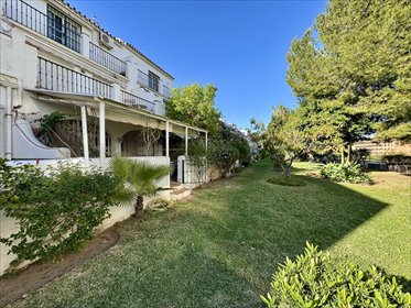 Na sprzedaż przestronny dom 188 m² z 6 pokojami w Fuengirola dom Fuengirola