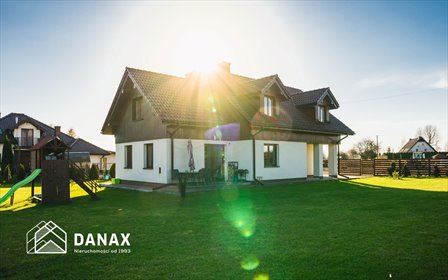 Nowoczesny dom 180 m2 z dużymi przeszkleniami i tarasem dom Wołowice