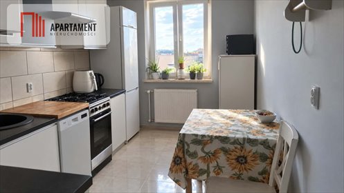 Przestronne 3-pokojowe mieszkanie z balkonem w centrum Brzegu Dolnego. mieszkanie Brzeg Dolny
