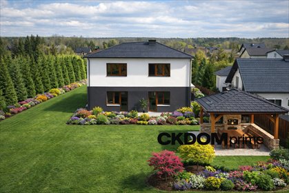 Urokliwy dom 180 m² z dużym potencjałem w Jedlni-Letnisko dom Jedlnia-Letnisko