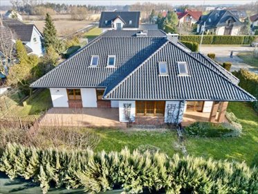 Ekskluzywny dom w Kępie z garażem i strefą usługową dom Kępa, 1 Maja