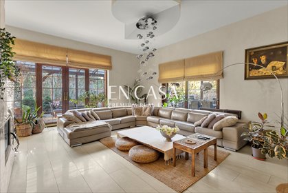 Przestronna willa 720 m² na 9000 m² działce w Budach Józefowskich dom Budy Józefowskie, Sportowa