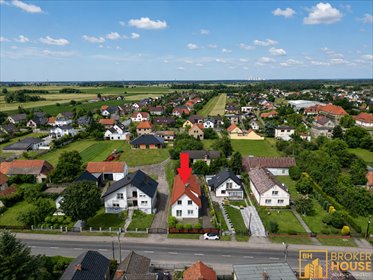 Dom wielorodzinny z 3 niezależnymi lokalami i potencjałem dom Opole, Komprachcice, Niemodlińska
