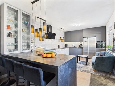 Dom inwestycyjny 413 m² z ogrodem i basenem - 4 niezależne mieszkania dom Chwaszczyno, Abrahama