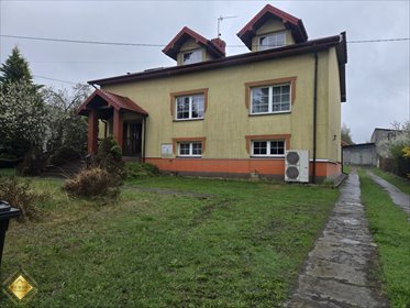 Dom do wynajęcia z dużym tarasem i fotowoltaiką dom Wierzchowisko