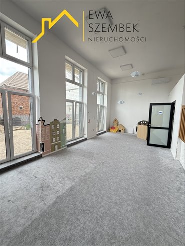 Lokal usługowy 90 m2 z witrynami, parkingiem, modernizacja lokal użytkowy Kraków, Zwierzyniec, Księcia Józefa