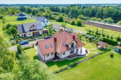 Przestronny dom 328 m² z ogrodem i garażem - zapraszam dom Bramki, Dworcowa