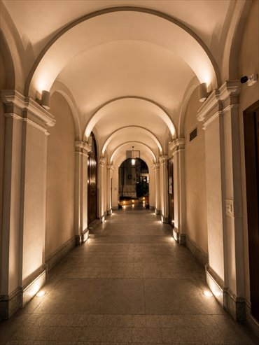Elegancki apartament 47 m2 w historycznej kamienicy na Wspólnej mieszkanie Warszawa, Śródmieście, Wspólna