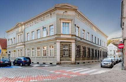 Atrakcyjny biurowiec z własnym parkingiem i historycznym charakterem lokal użytkowy Zielona Góra, Plac Pocztowy