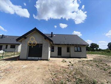 Nowoczesny dom 127 m² z garażem i dużą działką. dom Cisów