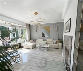 Przestronny dom z ogrodem, 8 pokoi, garaż, alarm, monitoring dom Chwalęcice