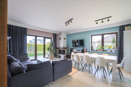 Dom wolnostojący z garażami i dużą działką dom Bojano