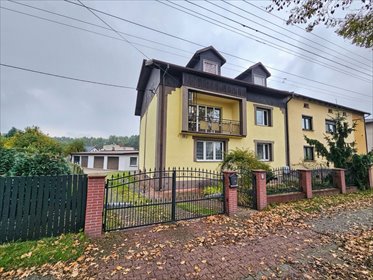 Zapraszam do domu z 3 niezależnymi mieszkaniami i dużym ogrodem dom Bieruń, Krakowska