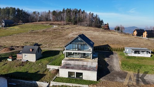 Rezydencja 321 m² z basenem i panoramicznym widokiem dom Rożnów