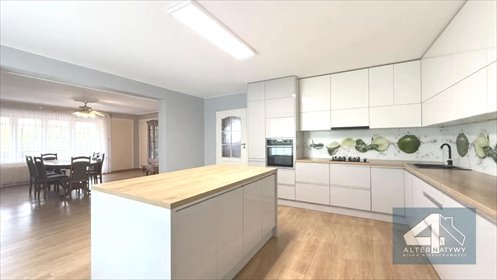 Na sprzedaż przestronny dom 236 m² z niskimi kosztami w Bełchatowie dom Bełchatów