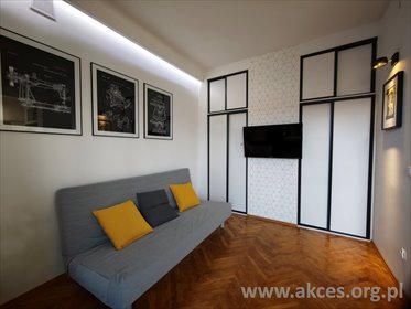 Wynajmę jasne studio 31 m² z balkonem w centrum Warszawy mieszkanie Warszawa, Śródmieście, Śródmieście Południowe, Aleja Wyzwolenia