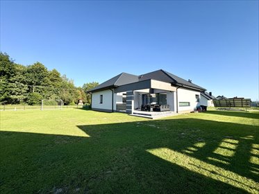 Nowoczesny dom 177 m² z dużym ogrodem i garażem dom Pogwizdów