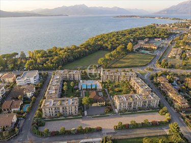 Nowoczesne 3-pokojowe mieszkanie z basenem i garażem polecam! mieszkanie Desenzano del Garda