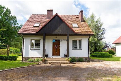 Urokliwe siedlisko z domem i domkiem letniskowym dom Krężołki