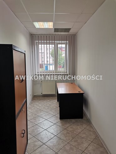 Na wynajem biuro 13 m² z parkingiem i mediami w Skierniewicach lokal użytkowy Skierniewice