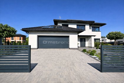 Nowoczesny dom z basenem i fotowoltaiką w Chyliczkach dom Chyliczki, Alpejska