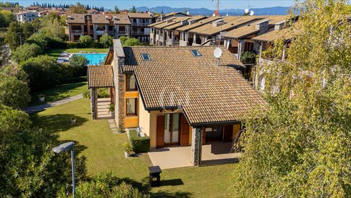 Polecam luksusową willę 268 m² z ogrodem i basenem w Desenzano dom Desenzano del Garda