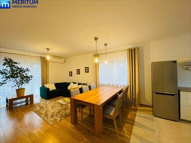 Urokliwy dom bliźniak z tarasem i wysokiej klasy podłogą dom Owczarnia