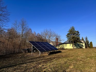 Przestronny dom z ogrodem i fotowoltaiką w Haczowie dom Haczów