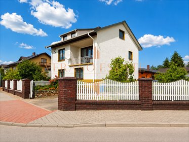 Przestronny dom 200 m² z potencjałem inwestycyjnym. dom Radomsko, Świętego Rocha