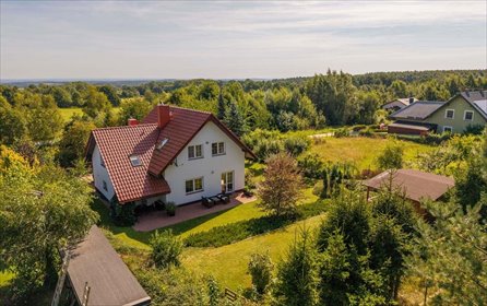 Dom z panelami fotowoltaicznymi i ogrodem zapraszam dom Buszkowy, Zielone Wzgórza