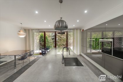 Przestronny dom z ogrodem i lasem, inwestycyjny potencjał dom Goleniów, Miasto