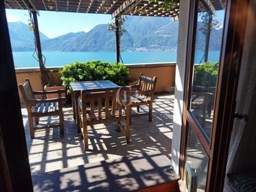 Na sprzedaż luksusowy penthouse z panoramicznym widokiem na Jezioro Como mieszkanie Bellano