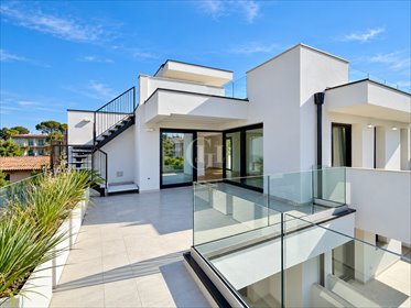 Ekskluzywny penthouse z tarasem i widokami zapraszam mieszkanie Desenzano del Garda