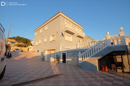 Przestronna willa z basenem i ogrodem w Calpe. dom Calpe