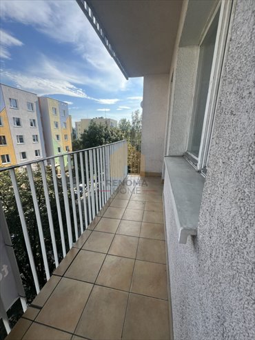 Przestronne 4-pokojowe mieszkanie z potencjałem na osiedlu Różanym mieszkanie Dzierżoniów