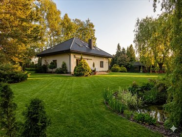 Dom wolnostojący z ogrodem i stawem (168 m²) w Grodzisku dom Grodzisk Mazowiecki